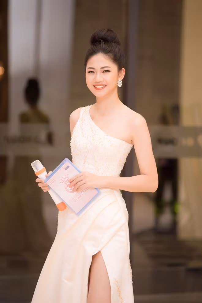 tiec nuoi nhan sac cap chi em a hau, xinh dep tuyet tran nhung tu bo anh hao quang - 2