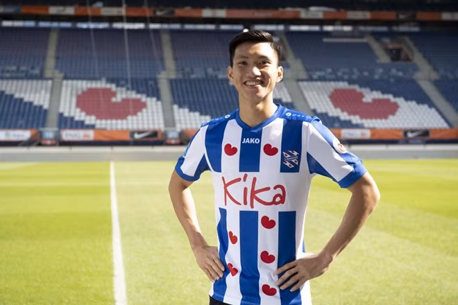 Văn Hậu vẫn chờ đợi được thi đấu ở đội 1 Heerenveen.