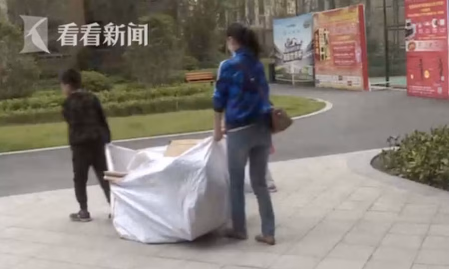 Cậu bé 9 tuổi lấy trộm 7 triệu đồng của bà nội nhận phạt nặng Cậu bé 9 tuổi lấy trộm 7 triệu đồng của bà nội nhận phạt nặng