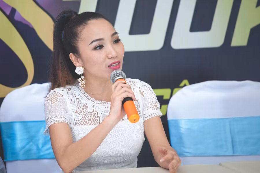 Biên đạo múa Tuyết Minh là một trong những nghệ sĩ được công chúng yêu thích, nữ giám khảo quyền lực trong suốt 4 mùa phát sóng của chương trình Thử Thách Cùng Bước Nhảy Biên đạo múa Tuyết Minh là một trong những nghệ sĩ được công chúng yêu thích, nữ giám khảo quyền lực trong suốt 4 mùa phát sóng của chương trình Thử Thách Cùng Bước Nhảy