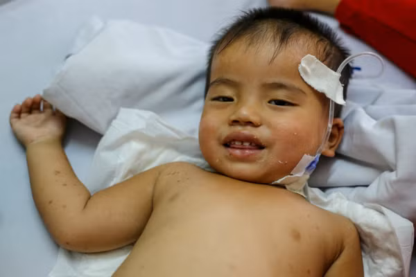 Tâm sự của những người mẹ trắng đêm cùng con chiến đấu mùa dịch - 1