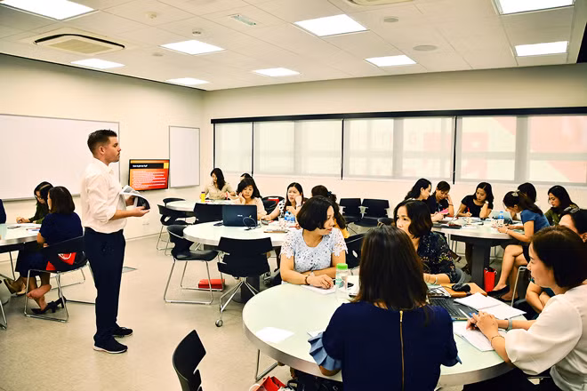 Nâng cao năng lực cho cán bộ quản lý giáo dục và giáo viên trong xu thế toàn cầu hóa - 2