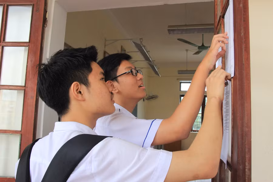 Kiểm tra lại số báo danh và các thông tin cá nhân