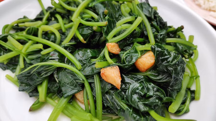 Rau lang xào tỏi.