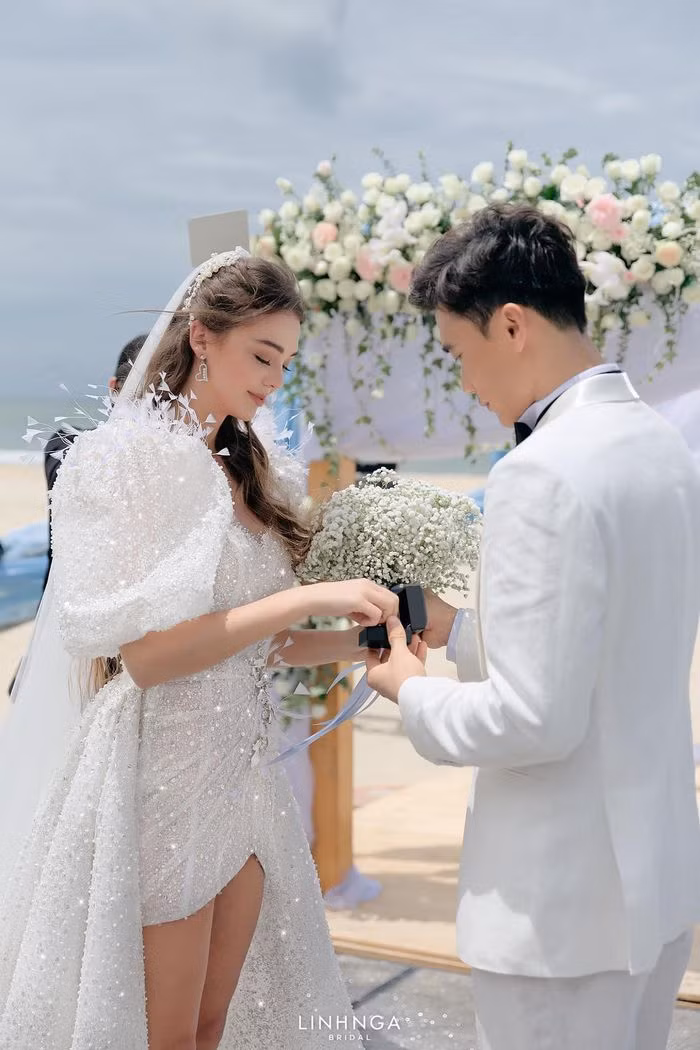 Bùi Tiến Dũng và Dianka Zakhidova là cặp đôi đẹp.
