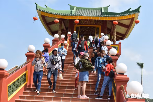 Khu du lịch Bà Chúa Xứ tăng giá 9 lần - Ảnh 2.