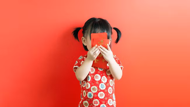 Lì xì cho con bao nhiêu tiền là phù hợp nhất? 