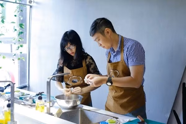 Đêm cuối năm, vợ đoảng nói cùng chồng
