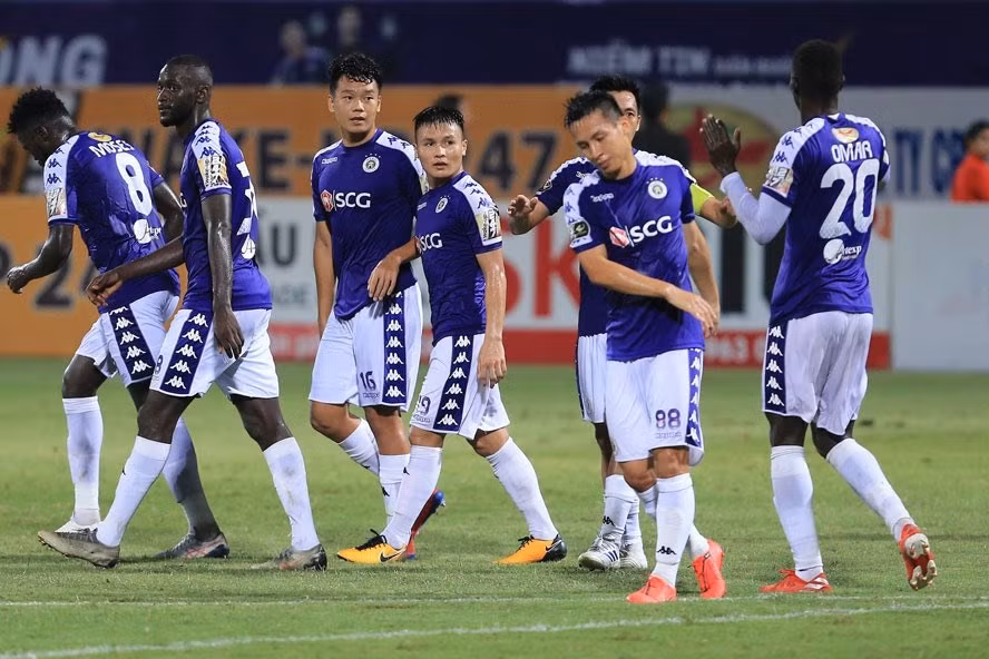 CLB Hà Nội đánh bại SLNA với tỉ số 1-0 để lên ngôi vô địch sớm V.League 2019 trước 2 vòng đấu.