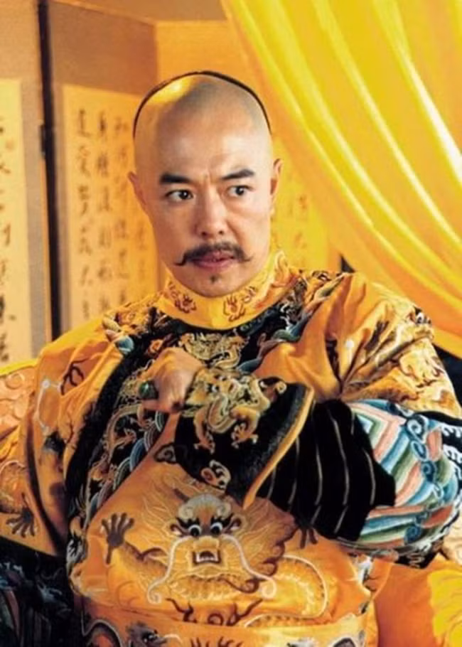 Đối thủ lớn nhất của Hòa Thân không phải là Lưu gù hay Kỷ Hiểu Lam ảnh 3 TV Show - Đối thủ lớn nhất của Hoà Thân không phải là Lưu gù hay Kỷ Hiểu Lam (Hình 4).