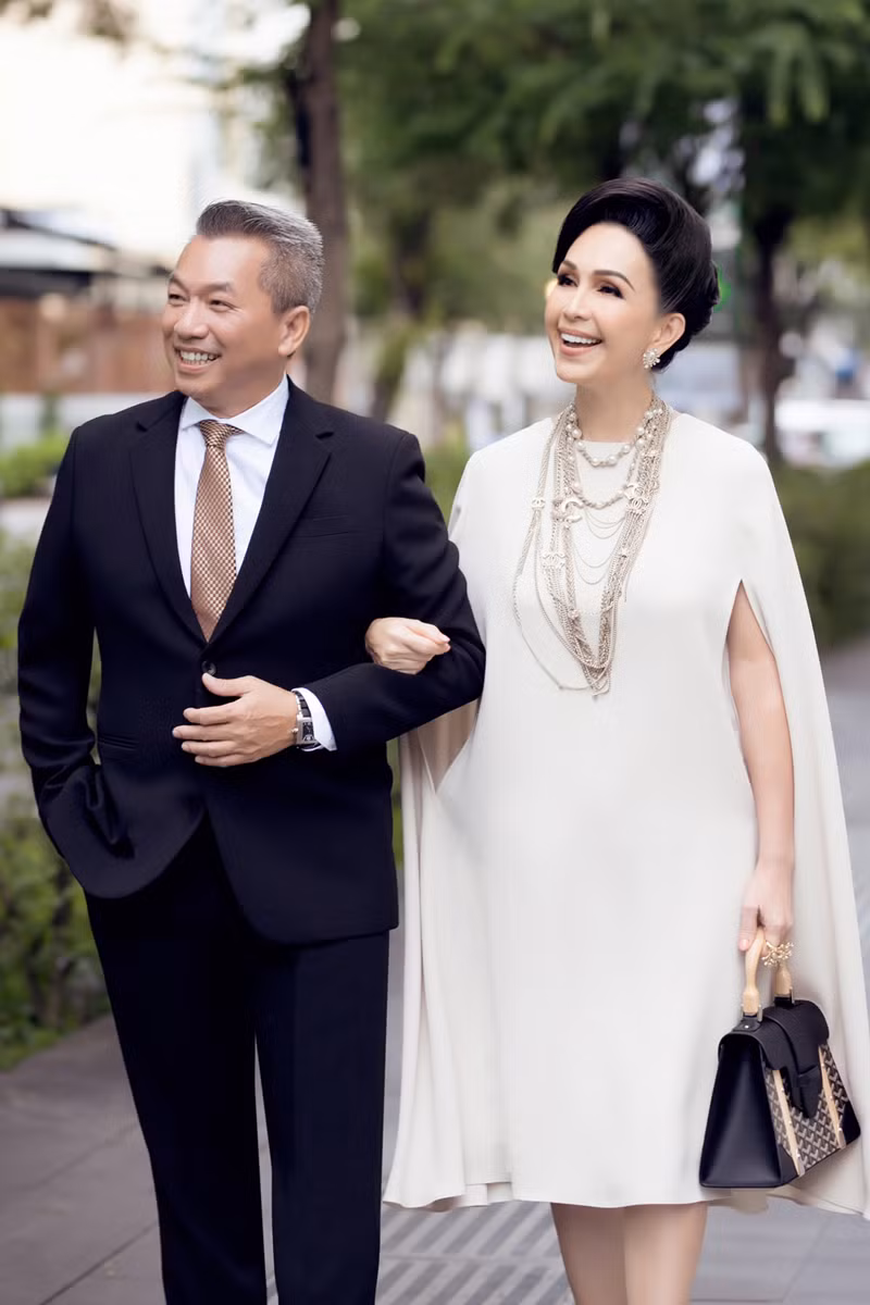 "nu hoang anh lich" diem my rang ngoi, hanh phuc ben ong xa doanh nhan hinh 2