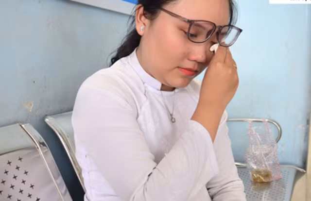 Nguyễn Ngọc Hoài Phương, học sinh Trường THPT Gò Vấp, TP.HCM. Nguyễn Ngọc Hoài Phương, học sinh Trường THPT Gò Vấp, TP.HCM.