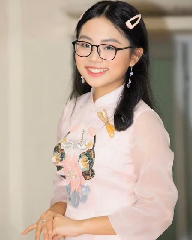 Bị cho là chưa đủ 18 tuổi để giải phẫu thẩm mỹ, Phương Mỹ Chi phản ứng thế nào? ảnh 4