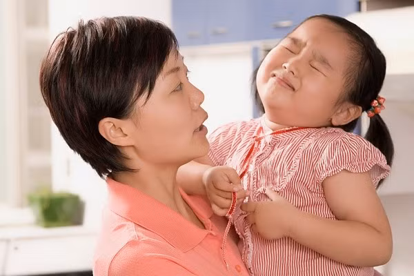 5 lỗi cha mẹ thường mắc phải khiến trẻ trở nên lạm quyền và liên tục đòi hỏi-1