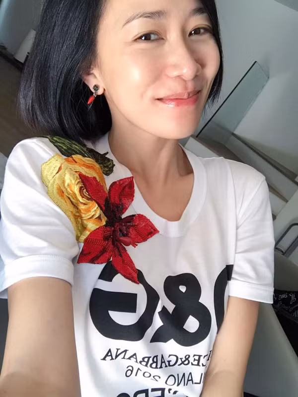 Nếu không phải dự sự kiện hay đóng phim, cô sẽ để mặt mộc hoàn toàn.
