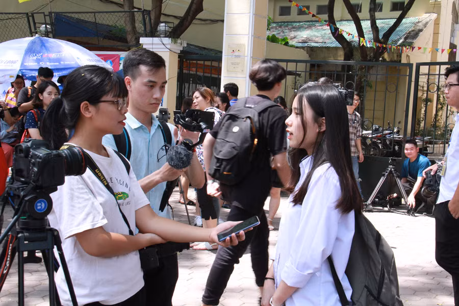 Báo chí đồng hành cùng sĩ tử Báo chí đồng hành cùng sĩ tử