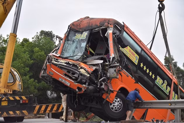Tai nạn liên hoàn trên đường tránh Huế, 7 người bi thương