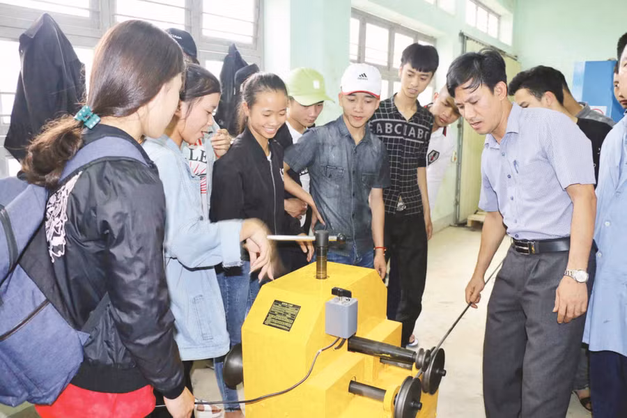 Sáp nhập trung tâm dạy nghề, GDTX: Cơ chế hoạt động chưa đầy đủ và đồng bộ