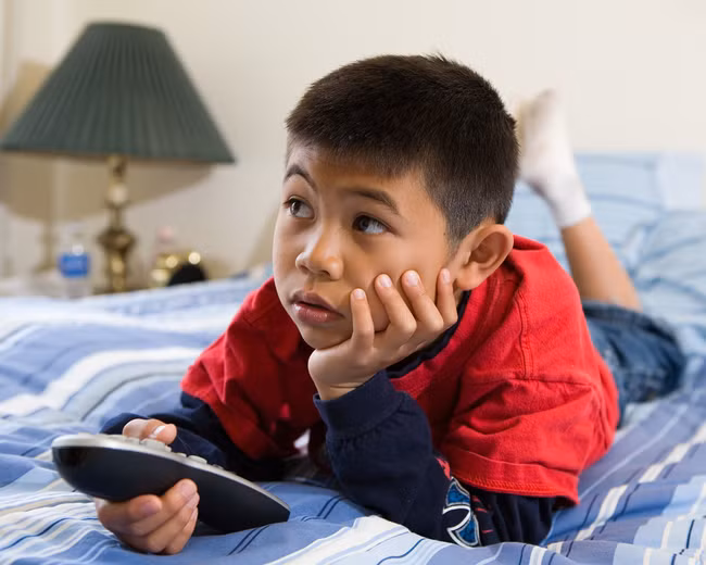 Những kiểu ông bố này dễ làm tổn thương con và ảnh hưởng tiêu cực đến sự phát triển của trẻ - Ảnh 2.