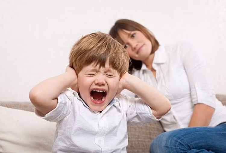6 cách dạy trẻ bướng bỉnh hiệu quả không cần đòn roi