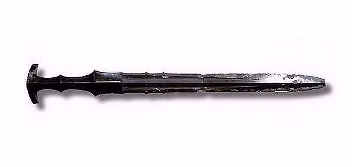 Vật mô phỏng Thánh kiếm Kusanagi-no-Tsurugi, một trong Tam chủng thần khí của Hoàng cung Nhật Bản. Ảnh: Ancient Pages