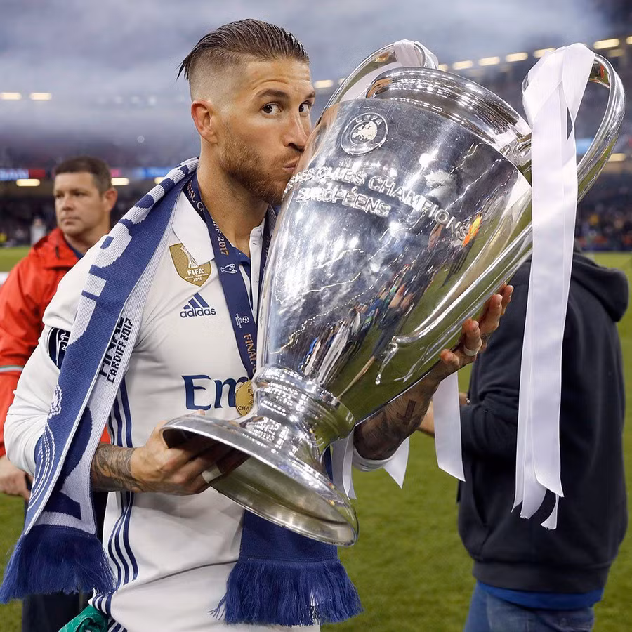 Sergio Ramos từ chối gia hạn hợp đồng: “Chơi dao có ngày đứt tay” ảnh 1