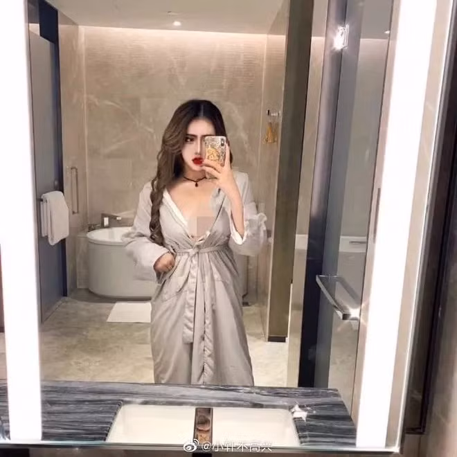 Chi hơn 600 triệu mua nhiều đồ hiệu cho bạn gái qua mạng, chàng trai khóc thét khi nhận ra nhan sắc thật của người yêu ngoài đời ảnh 1