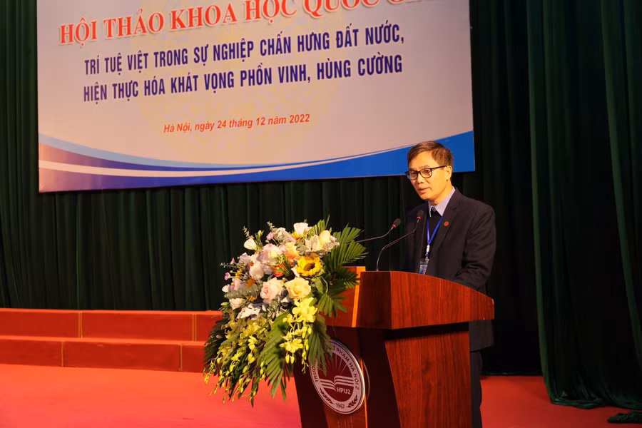 Các nhà khoa học đều thống nhất quan điểm trí thức là đội ngũ tinh hoa cả về trình độ và nhân cách của dân tộc. Các nhà khoa học đều thống nhất quan điểm trí thức là đội ngũ tinh hoa cả về trình độ và nhân cách của dân tộc.