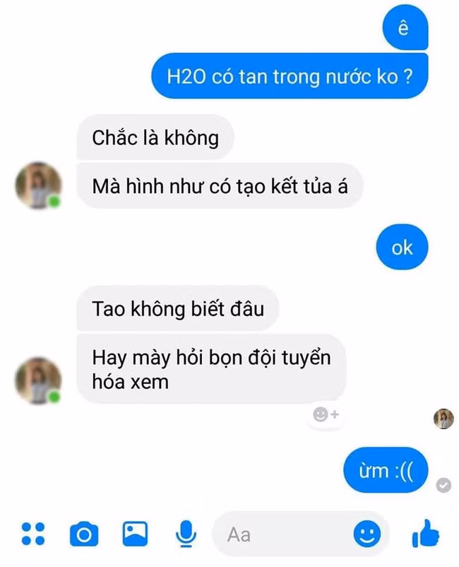 Màn tư vấn kiến thức khó đỡ của 2 bạn học sinh.