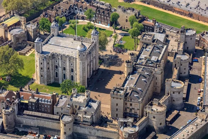 Pháp đài mang tên "Tháp London" nhìn từ trên không - ảnh: Historic Royal Palaces.