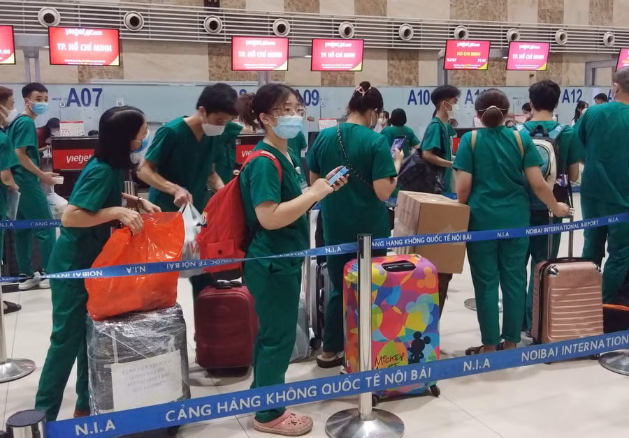 Chiều ngày 21/8/2021, Hà An cùng các bạn và thầy cô lên đường vào TP.HCM chống dịch theo lời kêu gọi của nhà trường và Bộ Y tế.