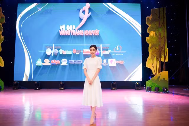 Phong cách giản dị, Hoa hậu Mỹ Linh luôn được mọi người yêu mến!