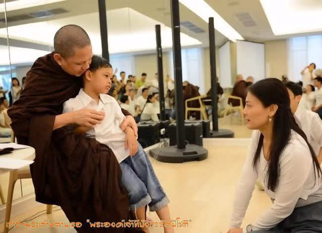 Cuộc sống của Hoàng tử nhỏ và Vương phi Thái Lan bị phế truất giờ ra sao sau 5 năm hai mẹ con bị chia tách khiến nhiều người xót xa? - Ảnh 5. Cuộc sống của Hoàng tử nhỏ và Vương phi Thái Lan bị phế truất giờ ra sao sau 5 năm hai mẹ con bị chia tách khiến nhiều người xót xa? - Ảnh 5.