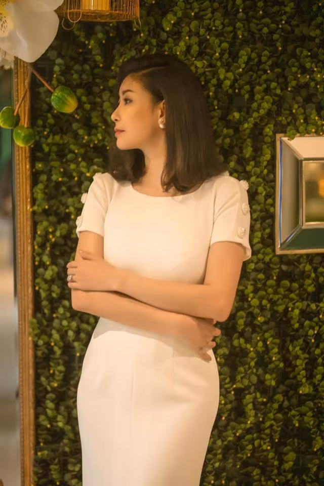 Cuộc sống viên mãn đáng ngưỡng mộ của Hoa hậu 16 tuổi duy nhất Việt Nam sau bao bão giông thuở nào - Ảnh 5. Cuộc sống viên mãn đáng ngưỡng mộ của Hoa hậu 16 tuổi duy nhất Việt Nam sau bao bão giông thuở nào - Ảnh 5.