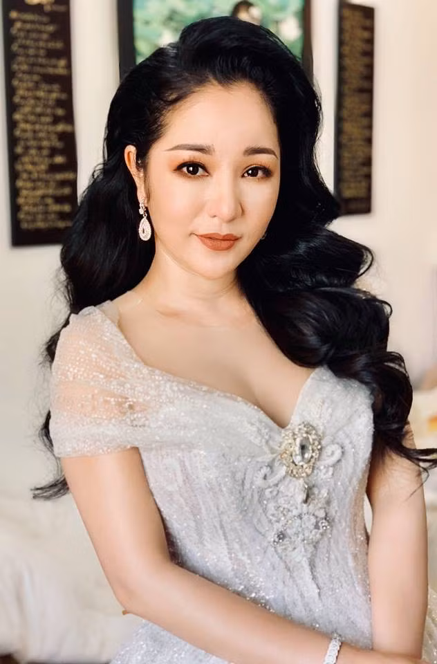 Thúy Nga cứng họng khi con gái 7 tuổi hỏi: Mẹ có chồng không?-5