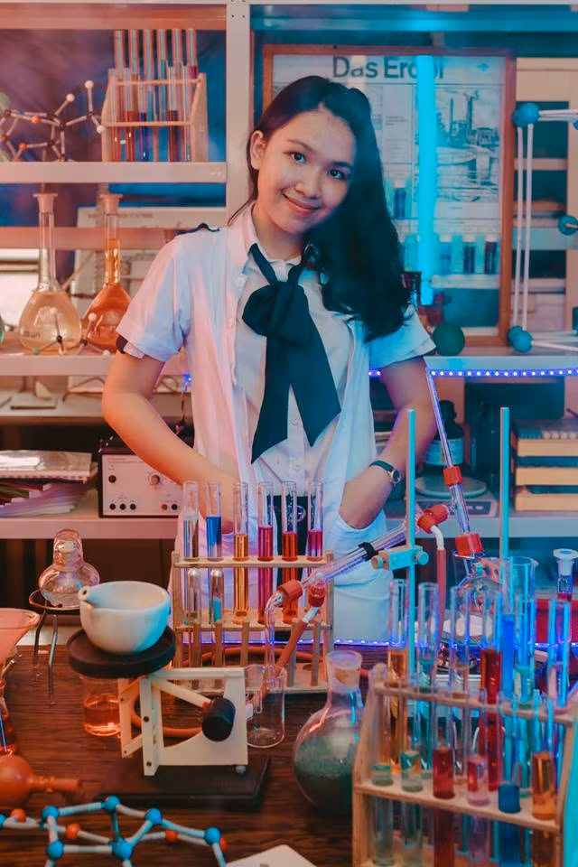 Bộ ảnh kỷ yếu “chất đừng hỏi” của dân chuyên Hóa khiến dân mạng trầm trồ ảnh 3