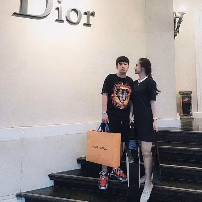 Dan hot girl sinh nam 2000 xinh dep, hanh phuc ben nua kia giau co hinh anh 9 
