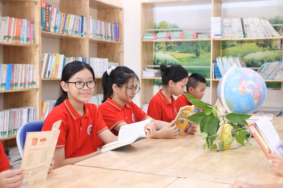 Mức học phí ở bậc phổ thông vẫn được giữ nguyên. Ảnh minh họa: Khôi Nguyên. Mức học phí ở bậc phổ thông vẫn được giữ nguyên. Ảnh minh họa: Khôi Nguyên.