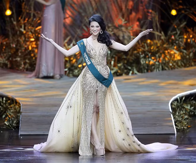 Phương Khánh tỏa sáng rạng rỡ trong đêm chung kết Hoa hậu Trái đất 2018 Phương Khánh tỏa sáng rạng rỡ trong đêm chung kết Hoa hậu Trái đất 2018