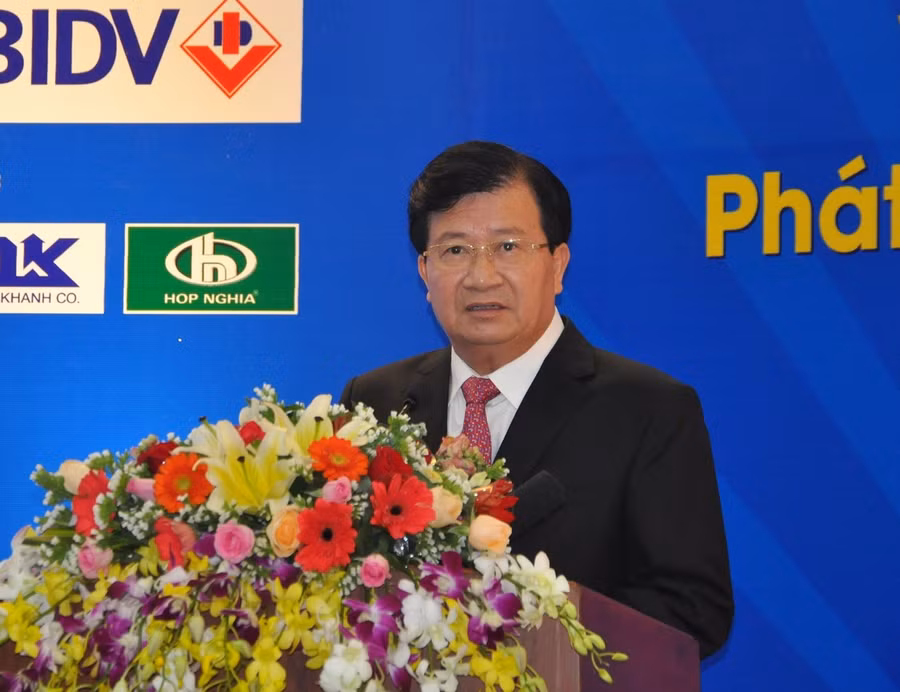 : Phó Thủ tướng Chính phủ Trịnh Đình Dũng đến dự và phát biểu chỉ đạo. : Phó Thủ tướng Chính phủ Trịnh Đình Dũng đến dự và phát biểu chỉ đạo.