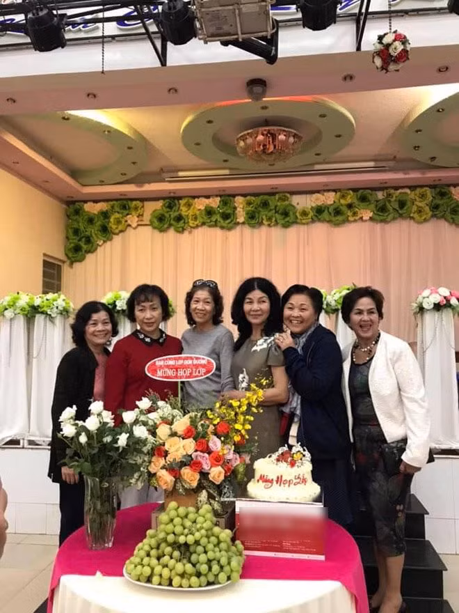 ban danh sach hop lop sau 50 nam, dia chi "la" cua 5 thanh vien khien bao nguoi cay mat - 4