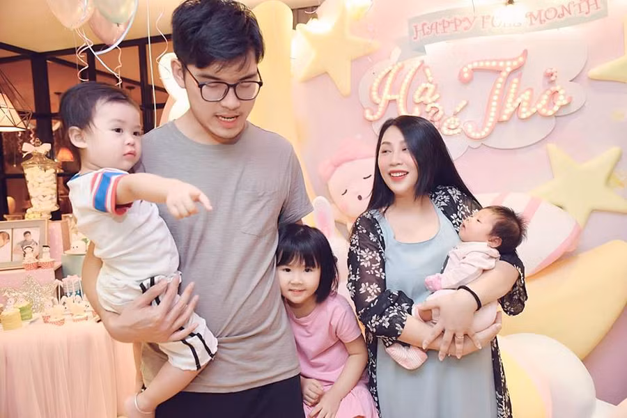 Những hình ảnh tưởng chừng hạnh phúc của vợ chồng nhà văn Gào trước khi ly hôn ảnh 9 Những hình ảnh tưởng chừng hạnh phúc của vợ chồng nhà văn Gào trước khi ly hôn ảnh 9