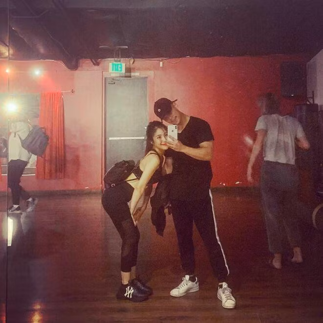 Rời xa hào quang showbiz, nhan sắc của Phạm Hương, Hương Tràm... thay đổi ra sao? ảnh 9 Rời xa hào quang showbiz, nhan sắc của những mỹ nhân Vbiz lên hương” hay xuống cấp?-13