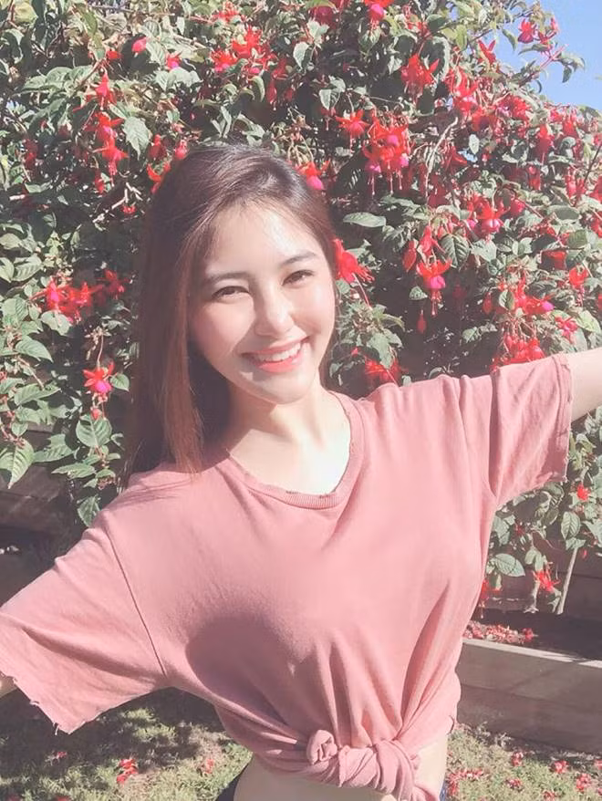 Rời xa hào quang showbiz, nhan sắc của Phạm Hương, Hương Tràm... thay đổi ra sao? ảnh 7 Rời xa hào quang showbiz, nhan sắc của những mỹ nhân Vbiz lên hương” hay xuống cấp?-11