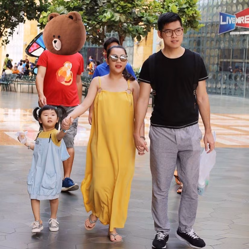Những hình ảnh tưởng chừng hạnh phúc của vợ chồng nhà văn Gào trước khi ly hôn ảnh 11 Những hình ảnh tưởng chừng hạnh phúc của vợ chồng nhà văn Gào trước khi ly hôn ảnh 11