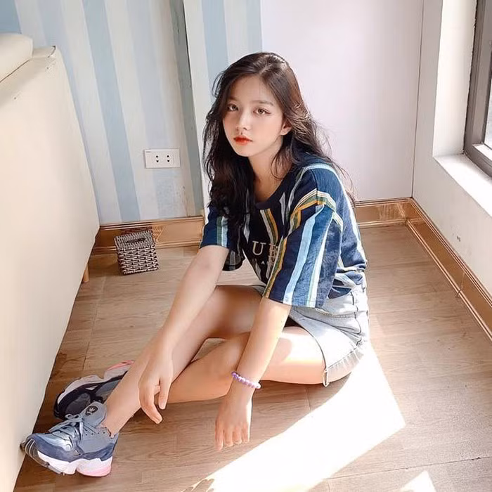 Dàn nữ sinh 2K nổi tiếng nhờ góc nghiêng thần thái ảnh 4 Dàn nữ sinh 2K nổi tiếng nhờ góc nghiêng thần thái ảnh 4
