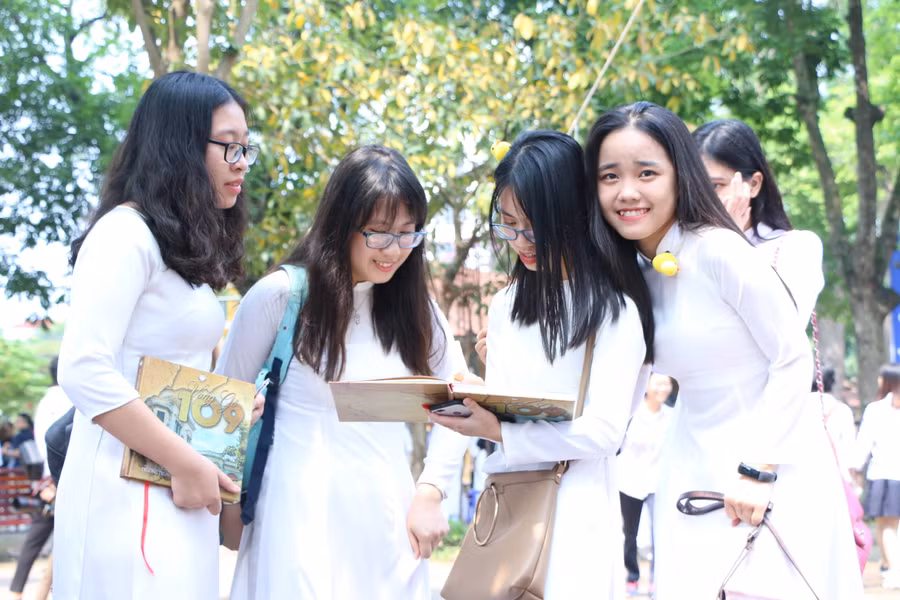 Học sinh cần lưu ý về cách học Lịch sử sao cho hiệu quả. Học sinh cần lưu ý về cách học Lịch sử sao cho hiệu quả.