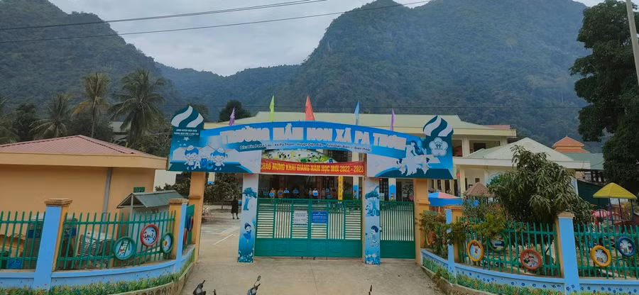 Đến nay, cơ sở vật chất của Trường Mầm non xã Pa Thơm đang dần hoàn thiện, khang trang hơn