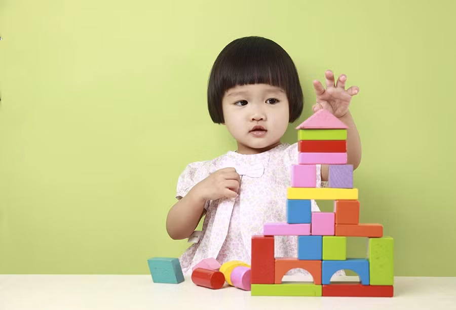 7 dấu hiệu sớm của trẻ thông minh bố mẹ có thể phát hiện trước khi con 5 tuổi-2