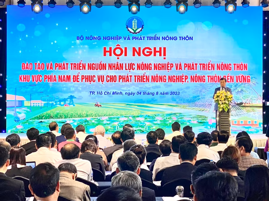 Ông Lê Minh Hoan, Bộ trưởng Bộ Nông nghiệp và Phát triển Nông thôn phát biểu tại hội nghị.